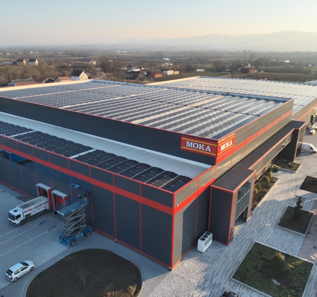 Solarna elektrana 2200 kWp na objektu MOKA u Čačku — pogled iz vazduha